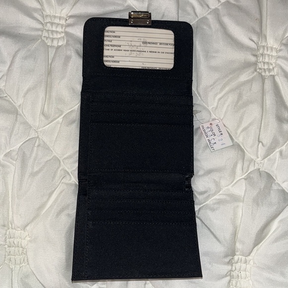 3/$15 Black G Nylon Wallet - Picture 4 of 6